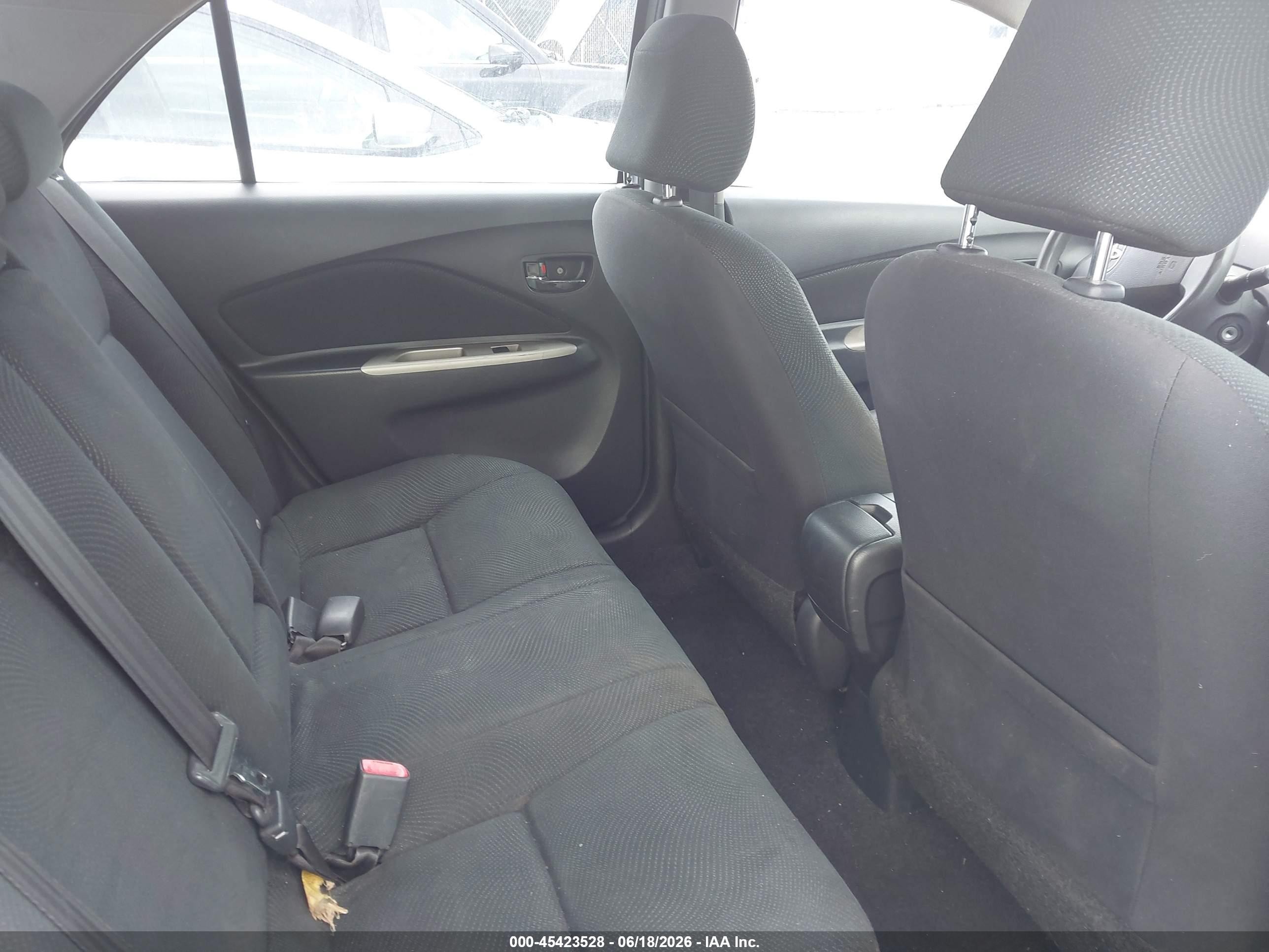 2010 Toyota Yaris   Silver vin: JTDBT4K38A1369408