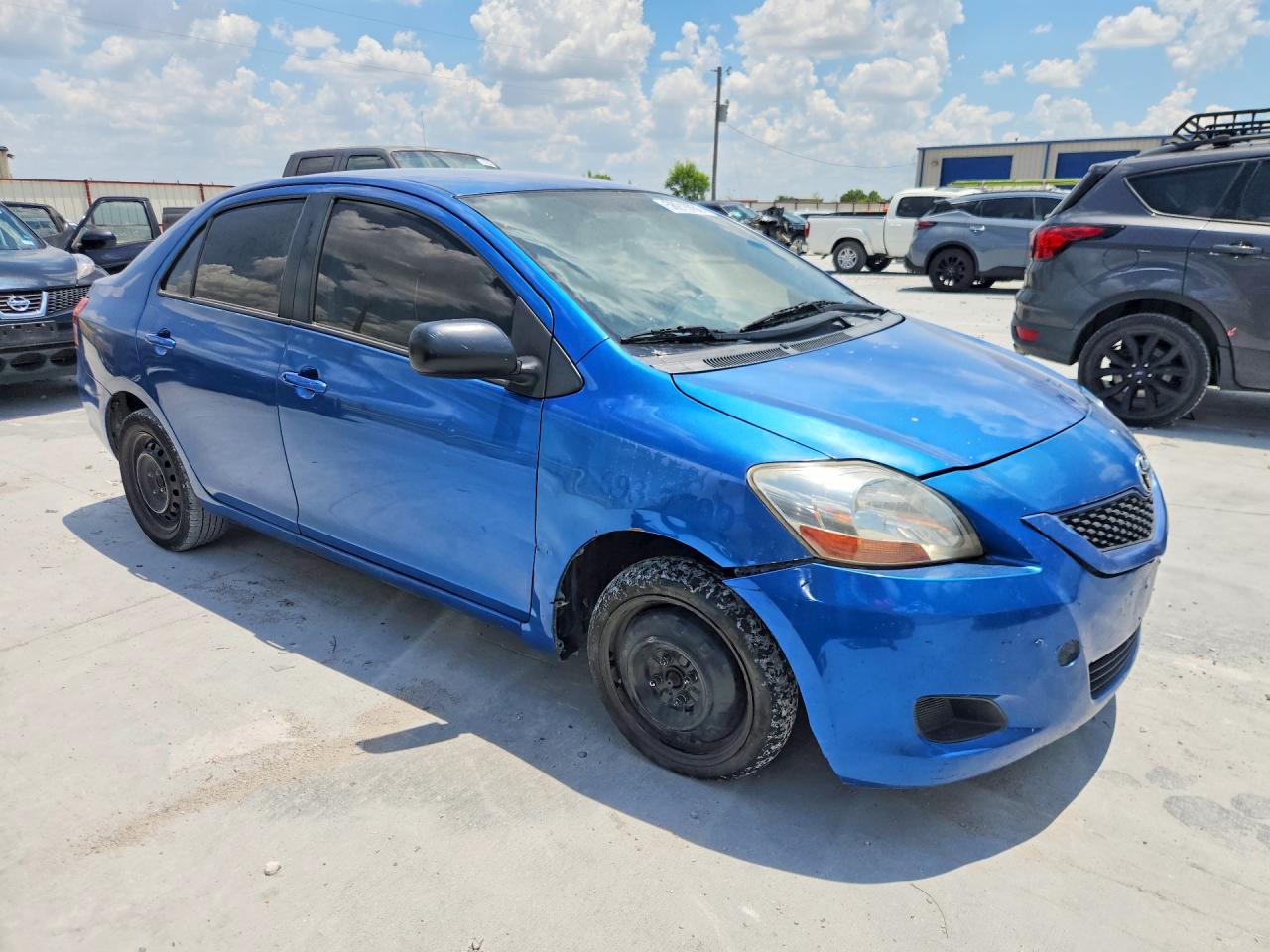 2010 Toyota Yaris Base Blue vin: JTDBT4K38A1397225