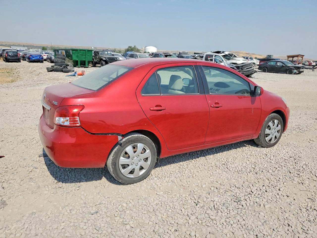 2010 Toyota Yaris Base Red vin: JTDBT4K38A4064537