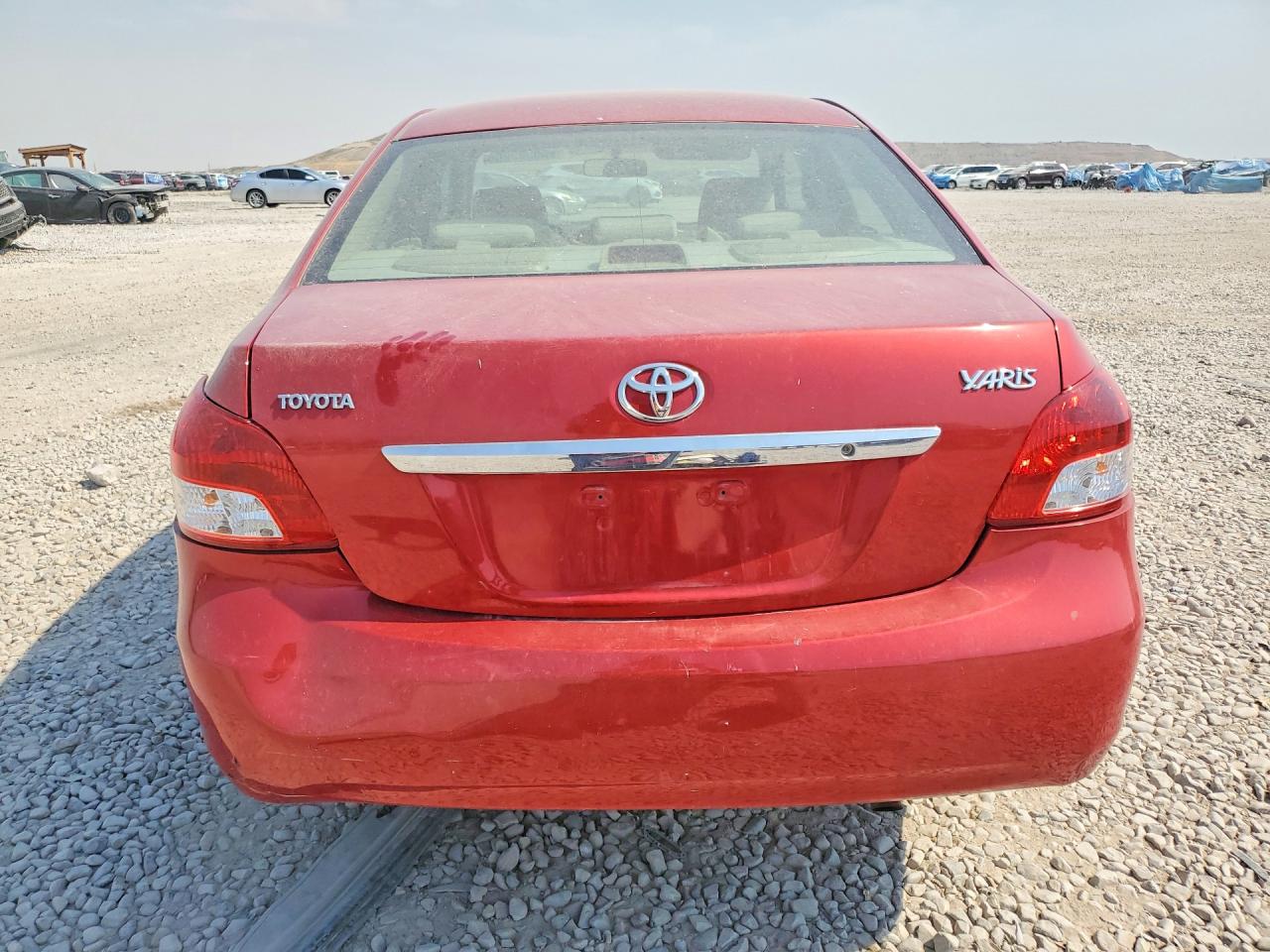 2010 Toyota Yaris Base Red vin: JTDBT4K38A4064537