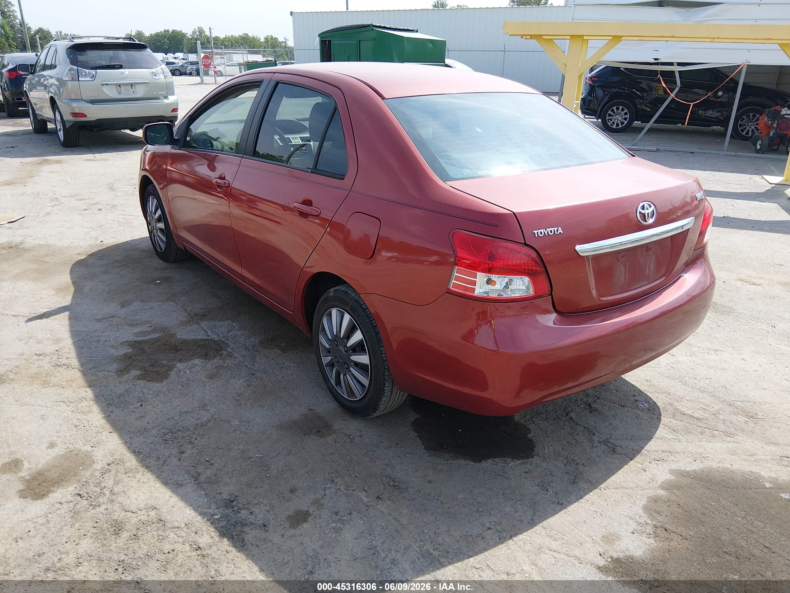 2010 Toyota Yaris Red vin: JTDBT4K38A4071276