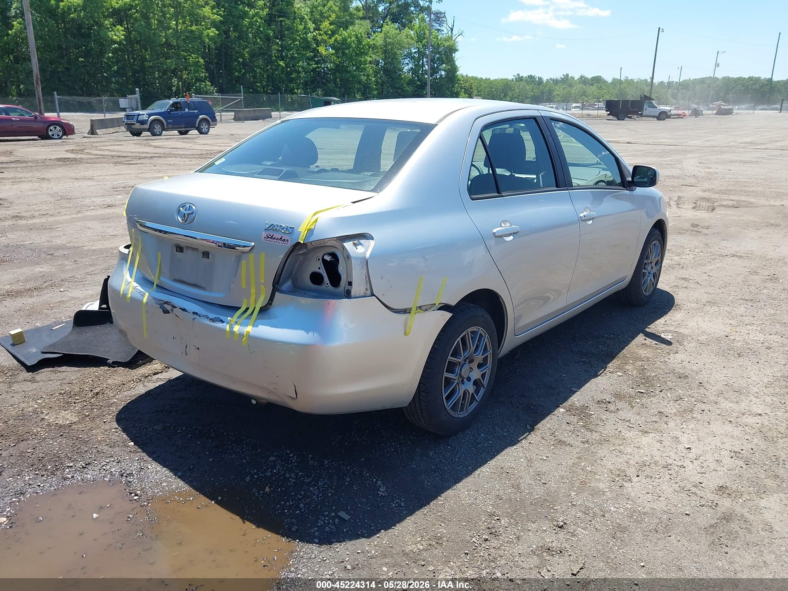 2012 Toyota Yaris   Серебряный vin: JTDBT4K38CL010857