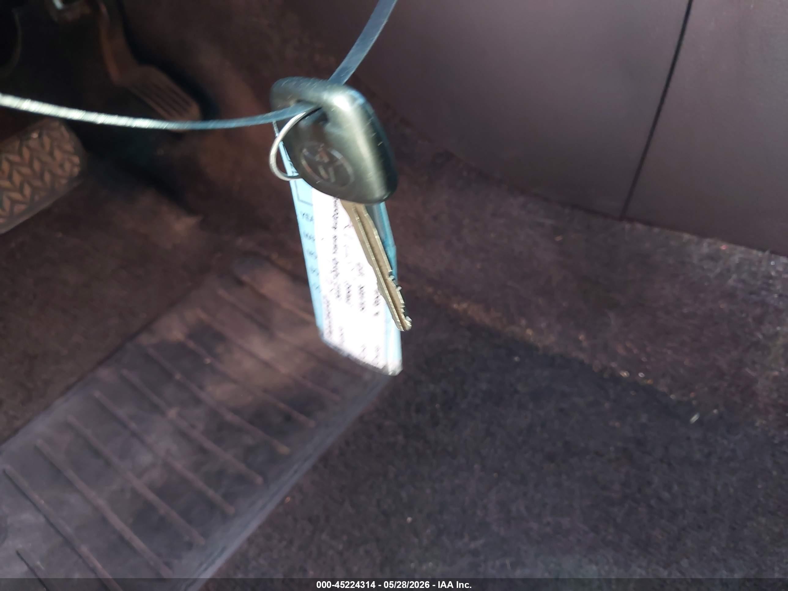 2012 Toyota Yaris   Серебряный vin: JTDBT4K38CL010857