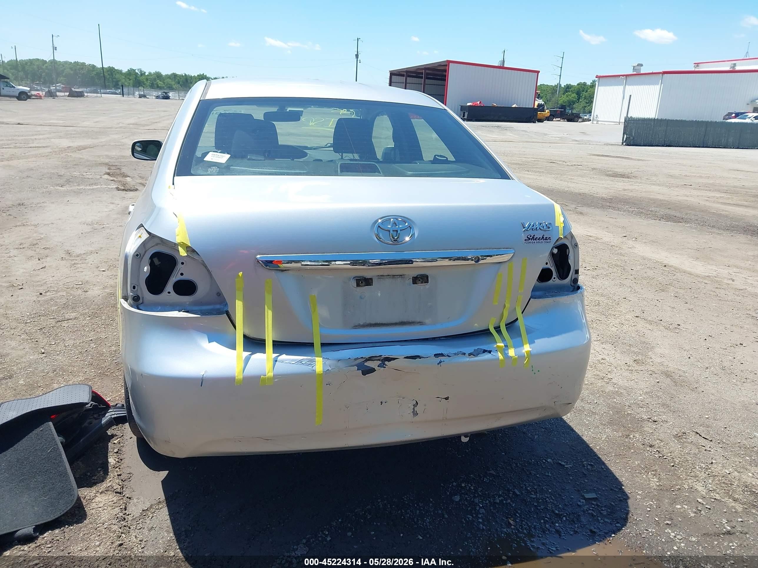2012 Toyota Yaris   Серебряный vin: JTDBT4K38CL010857