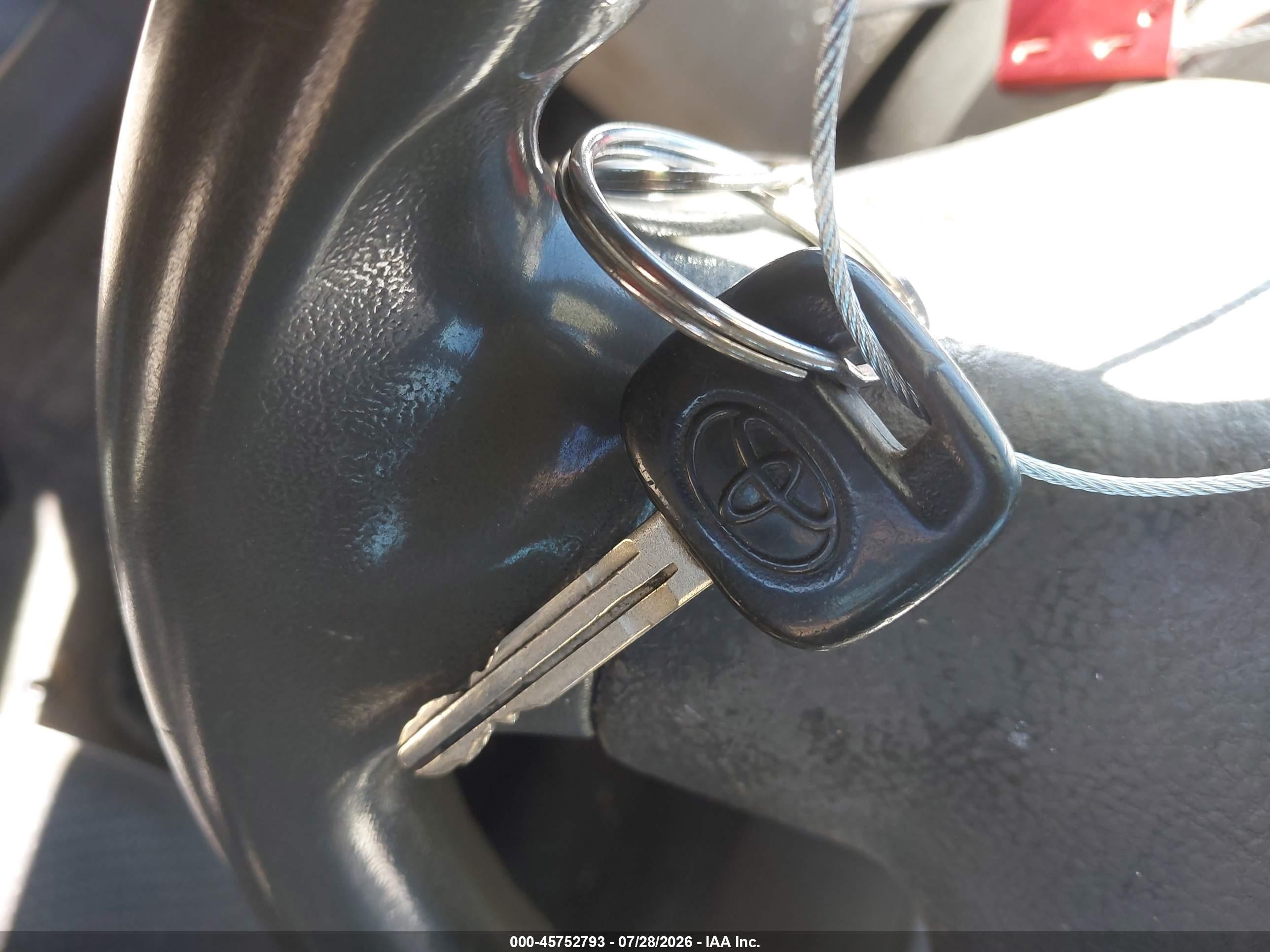 2012 Toyota Yaris   Blue vin: JTDBT4K38CL013337