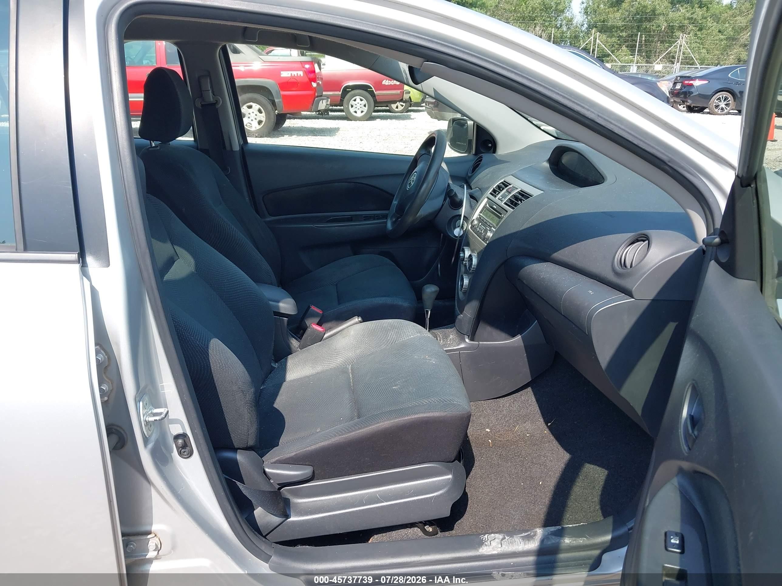 2012 Toyota Yaris   Silver vin: JTDBT4K38CL031613