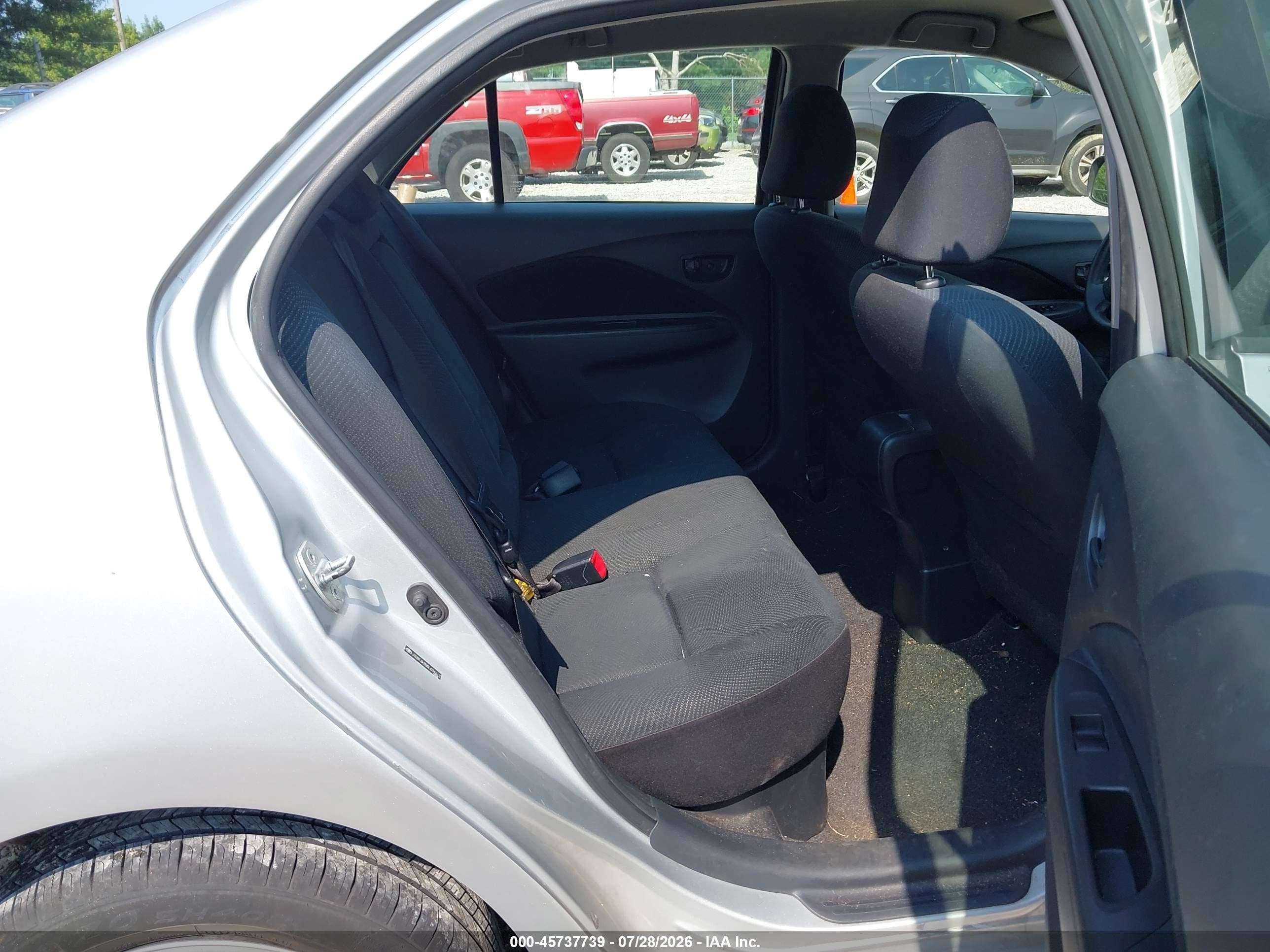 2012 Toyota Yaris   Silver vin: JTDBT4K38CL031613