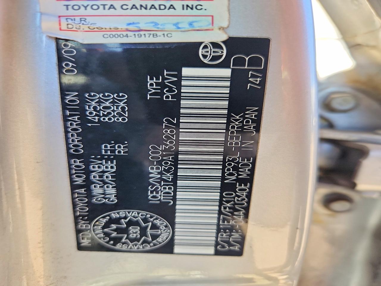 2010 Toyota Yaris Base Silver vin: JTDBT4K39A1362872