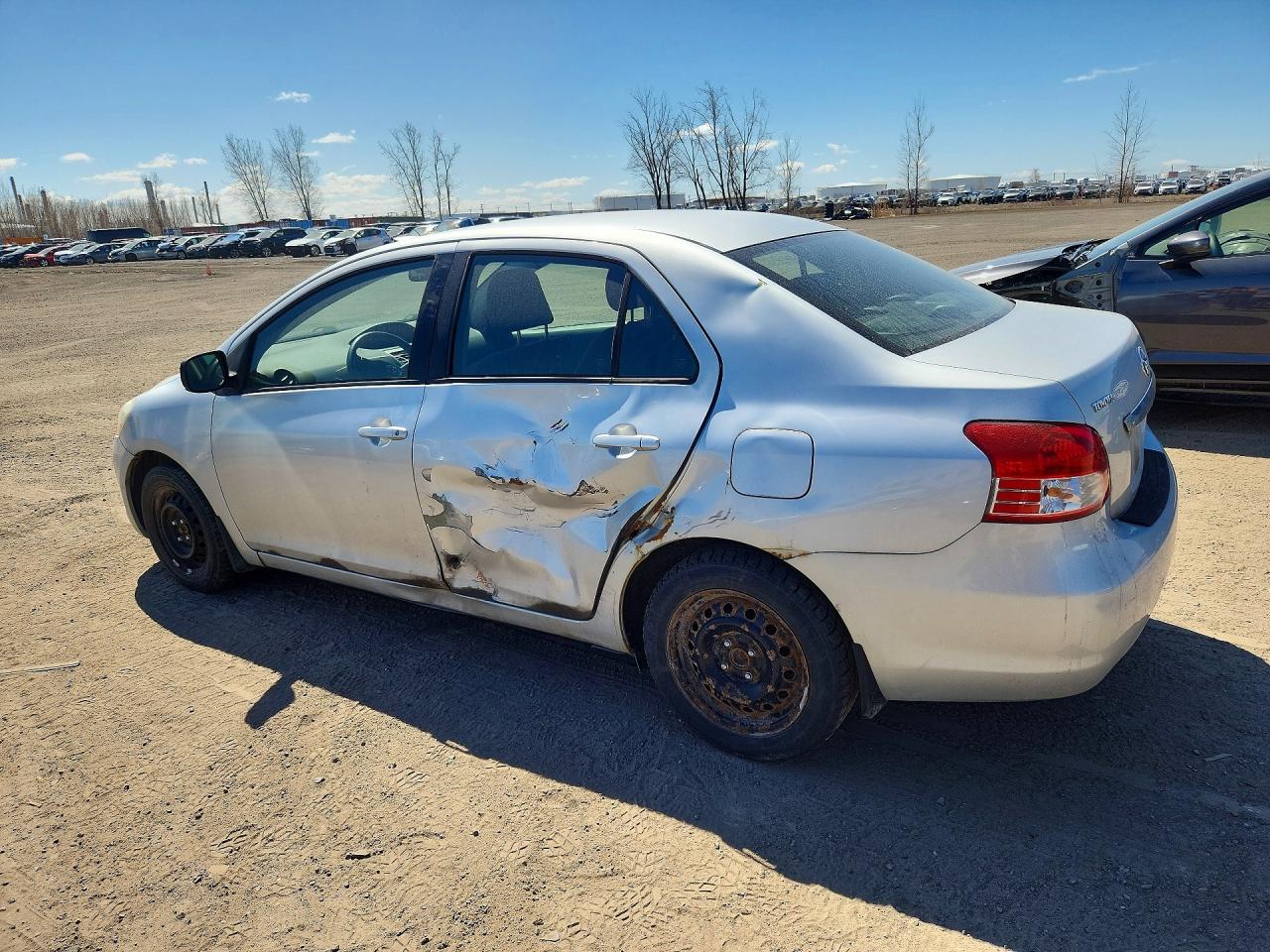 2010 Toyota Yaris Base Silver vin: JTDBT4K39A1362872