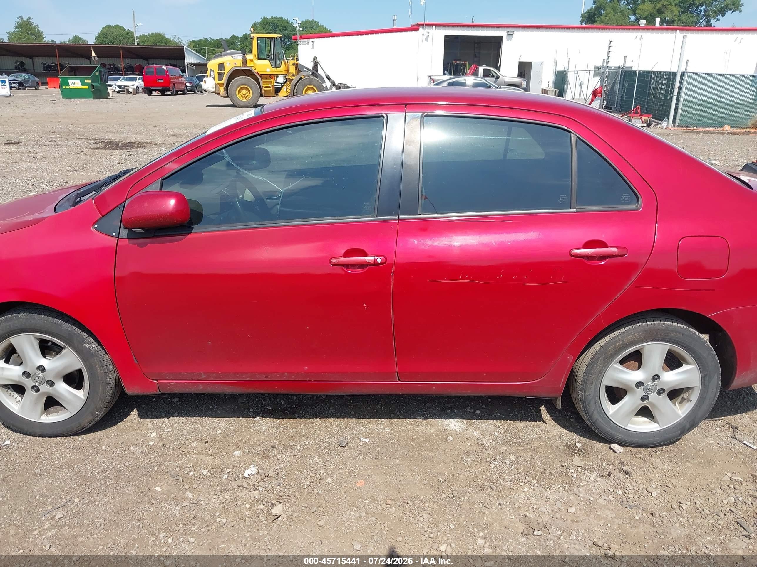 2010 Toyota Yaris   Red vin: JTDBT4K39A1369000
