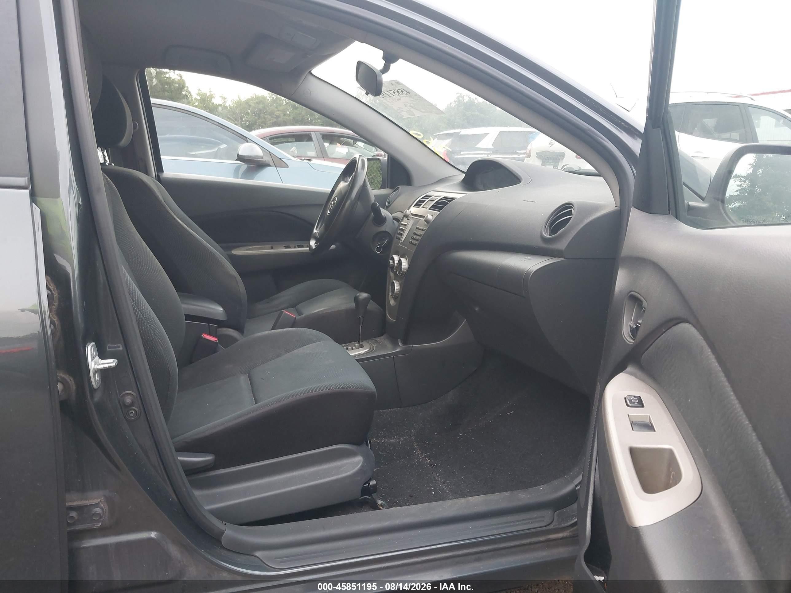 2010 Toyota Yaris   Gray vin: JTDBT4K39A1371829