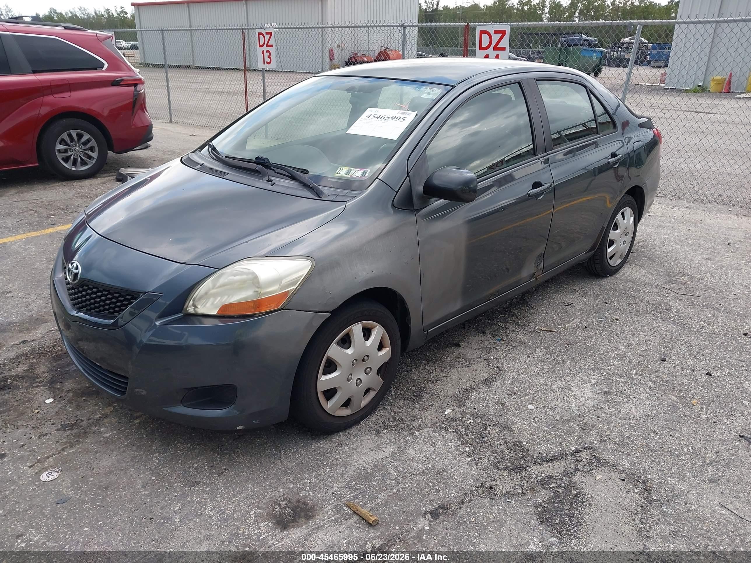 2010 Toyota Yaris   Gray vin: JTDBT4K39A4067687
