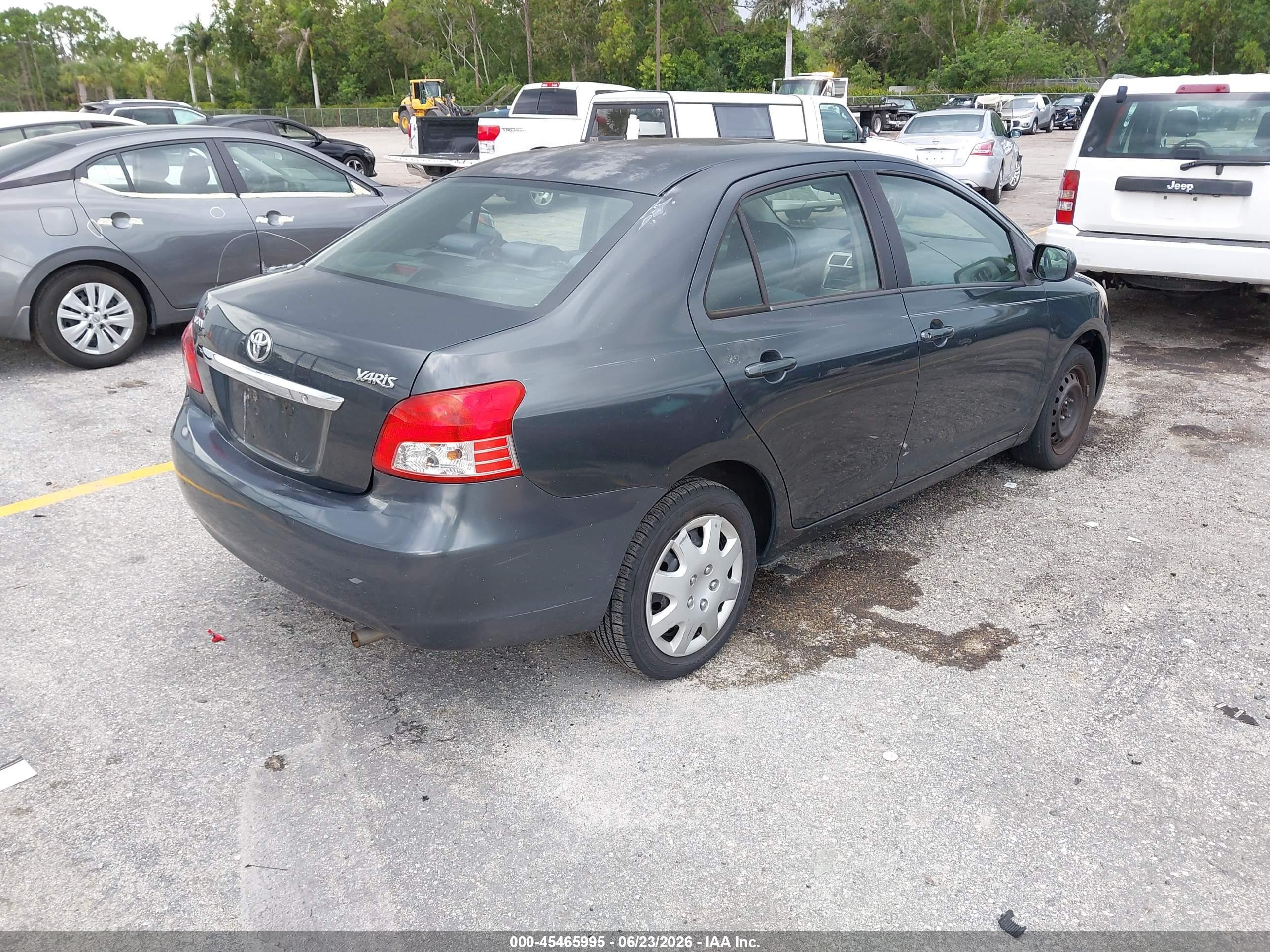 2010 Toyota Yaris   Gray vin: JTDBT4K39A4067687