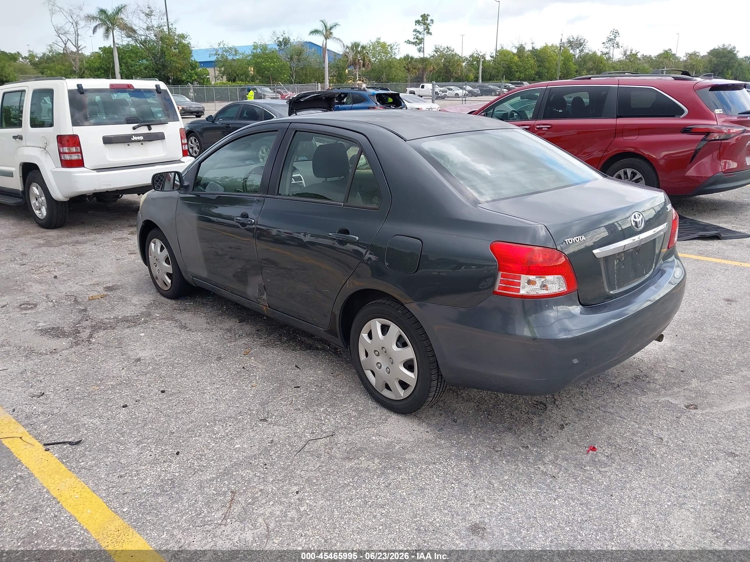 2010 Toyota Yaris   Gray vin: JTDBT4K39A4067687