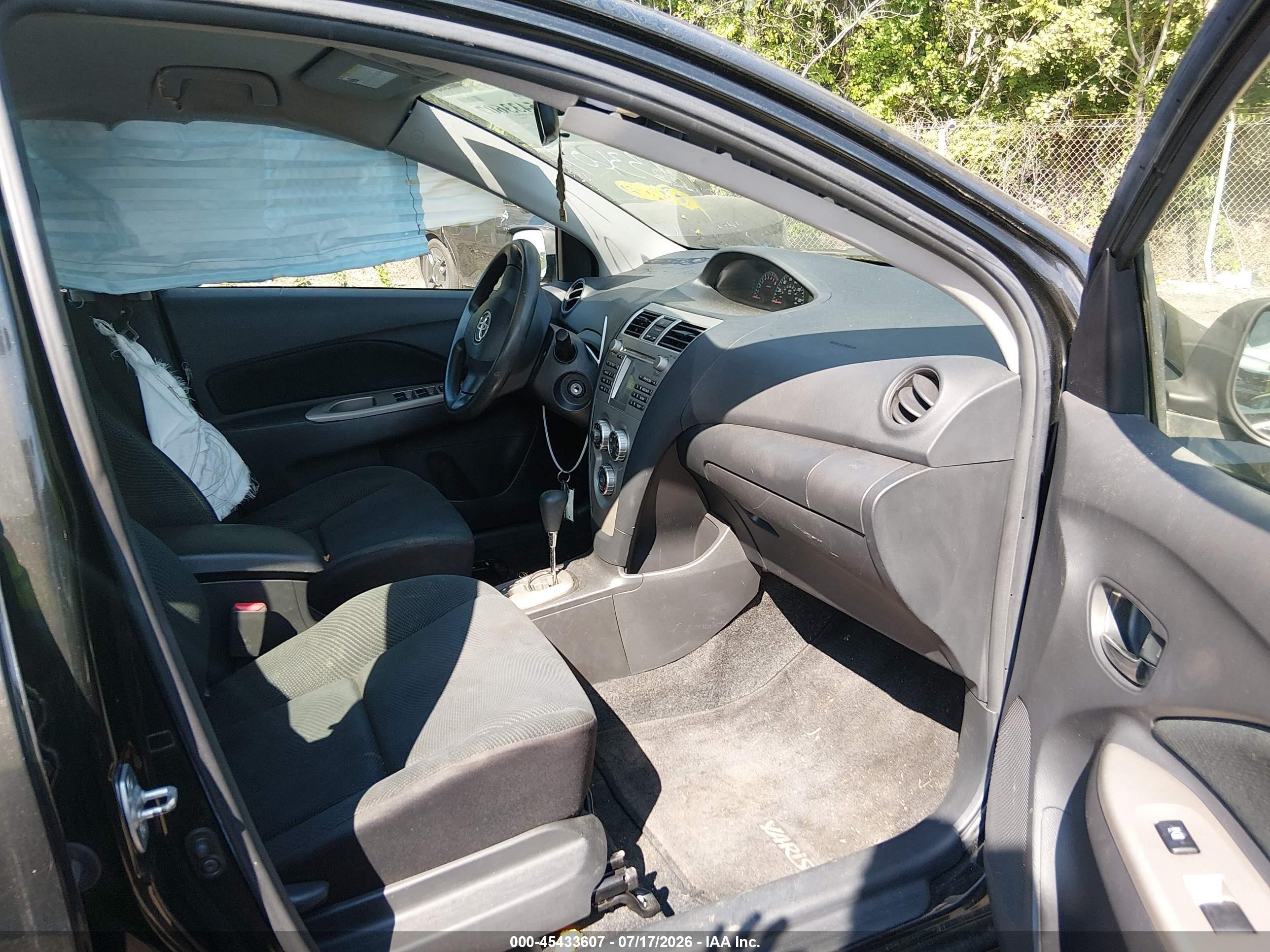 2010 Toyota Yaris   Black vin: JTDBT4K39A4076583