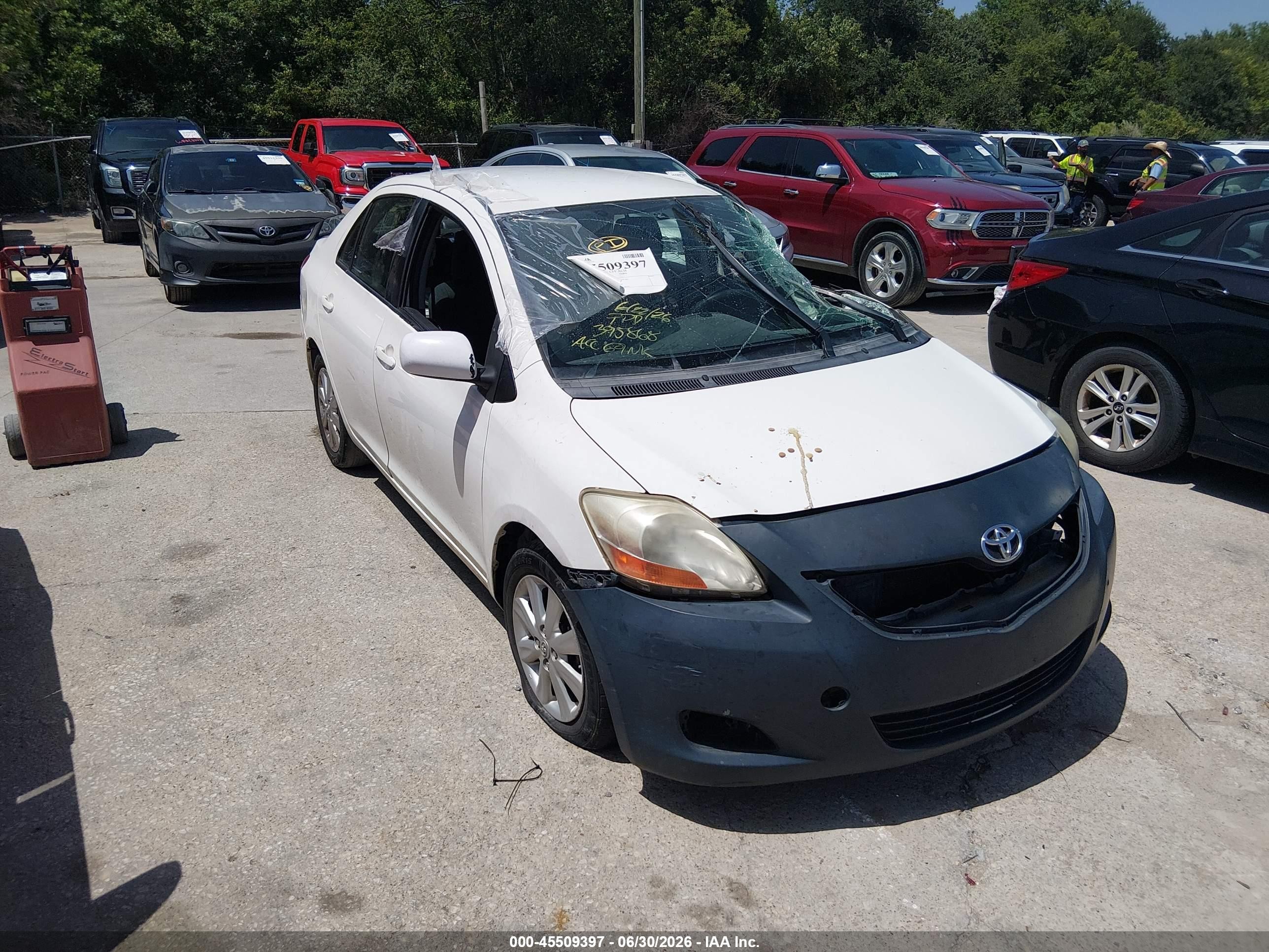 2011 Toyota Yaris   White vin: JTDBT4K39B1409495