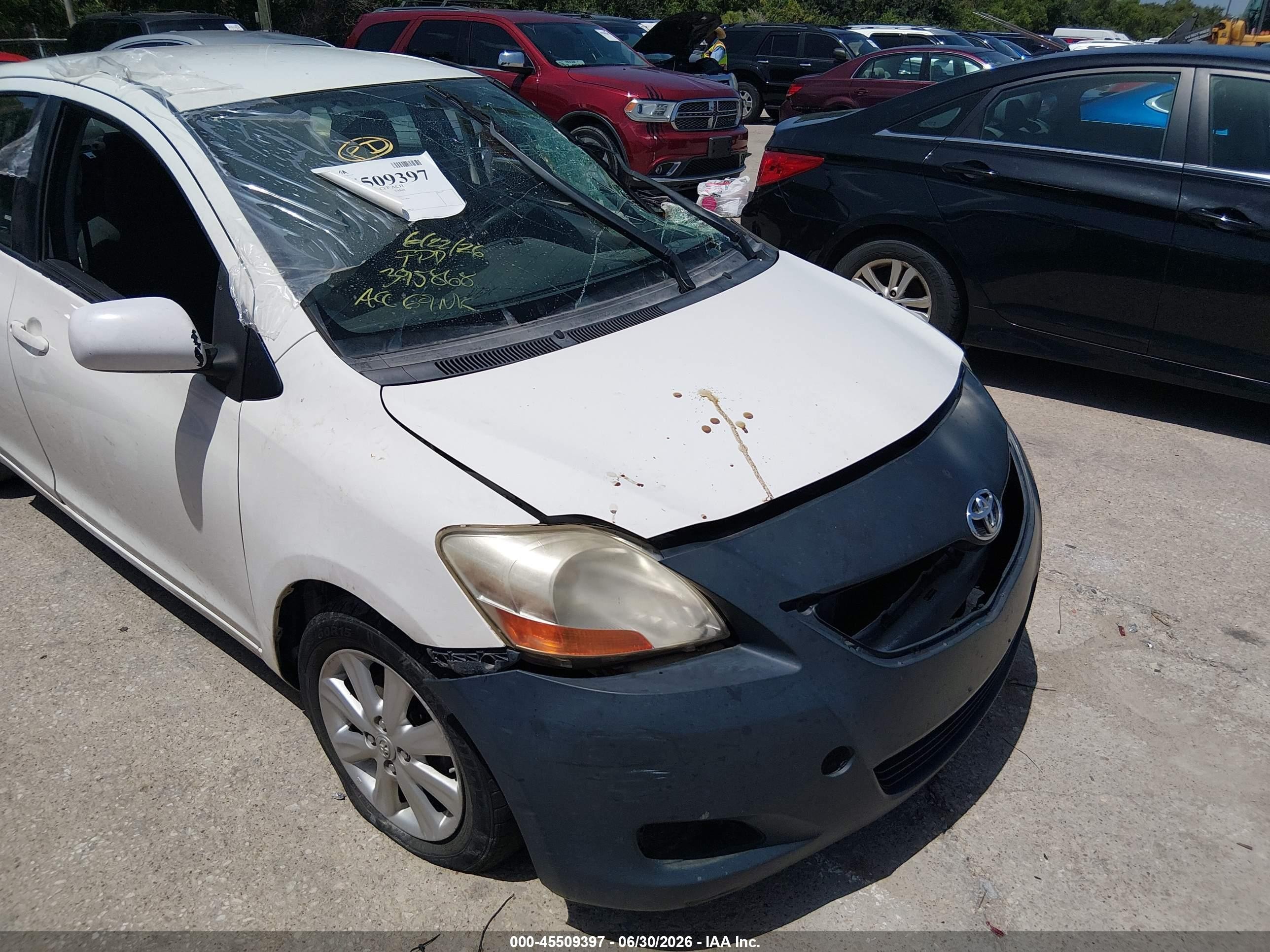 2011 Toyota Yaris   White vin: JTDBT4K39B1409495