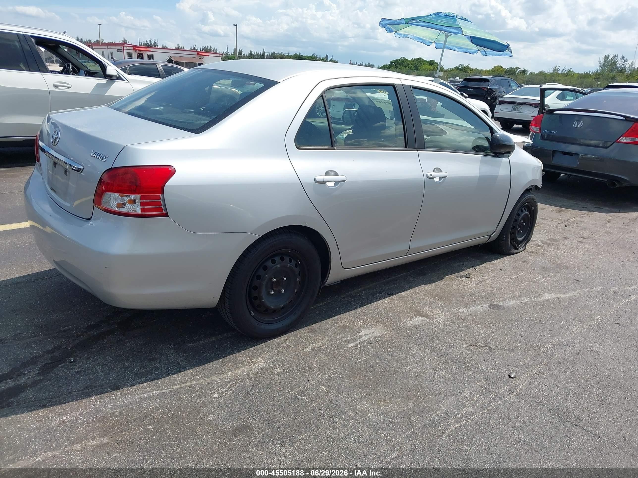 2012 Toyota Yaris   Silver vin: JTDBT4K39CL012469