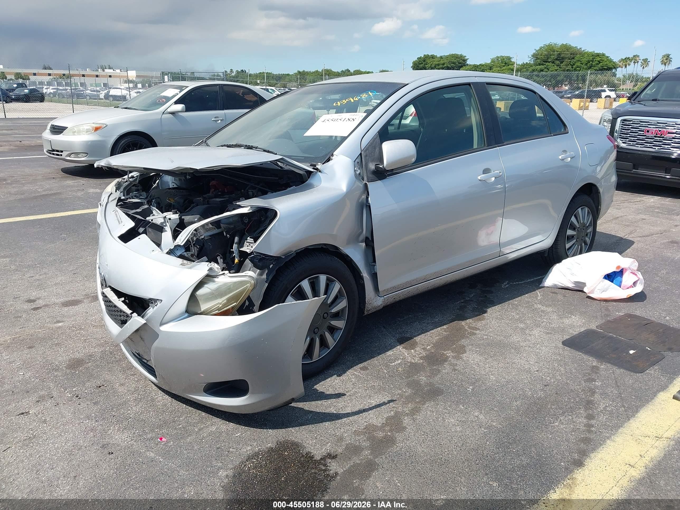 2012 Toyota Yaris   Silver vin: JTDBT4K39CL012469
