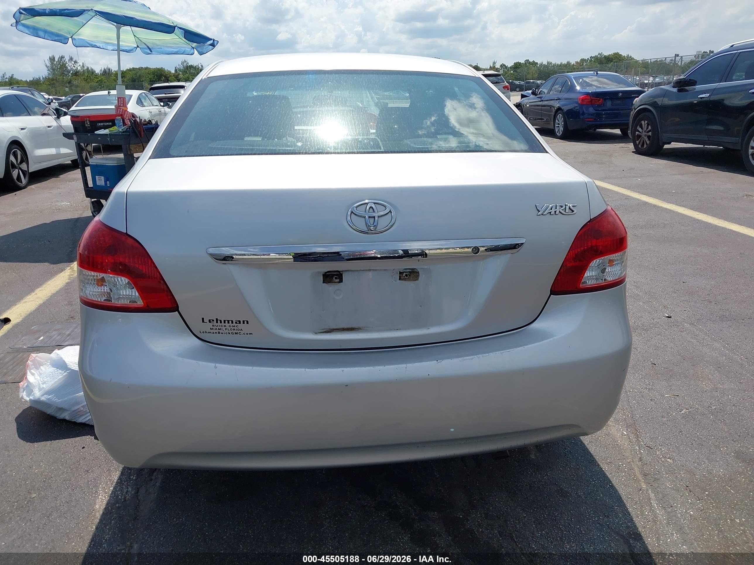 2012 Toyota Yaris   Silver vin: JTDBT4K39CL012469