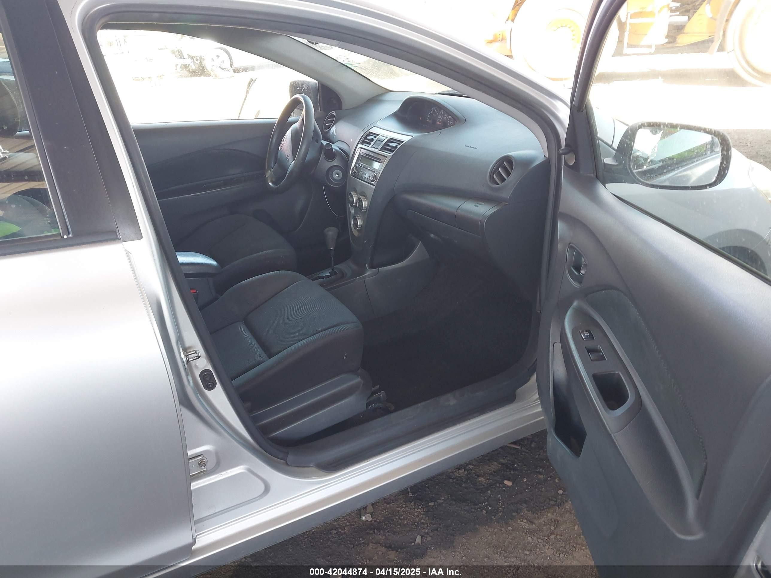 2012 Toyota Yaris   Gray vin: JTDBT4K39CL015100
