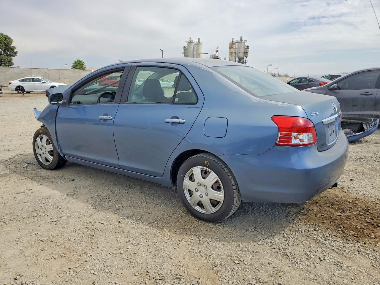 2010 Toyota Yaris Base Blue vin: JTDBT4K3XA1363643
