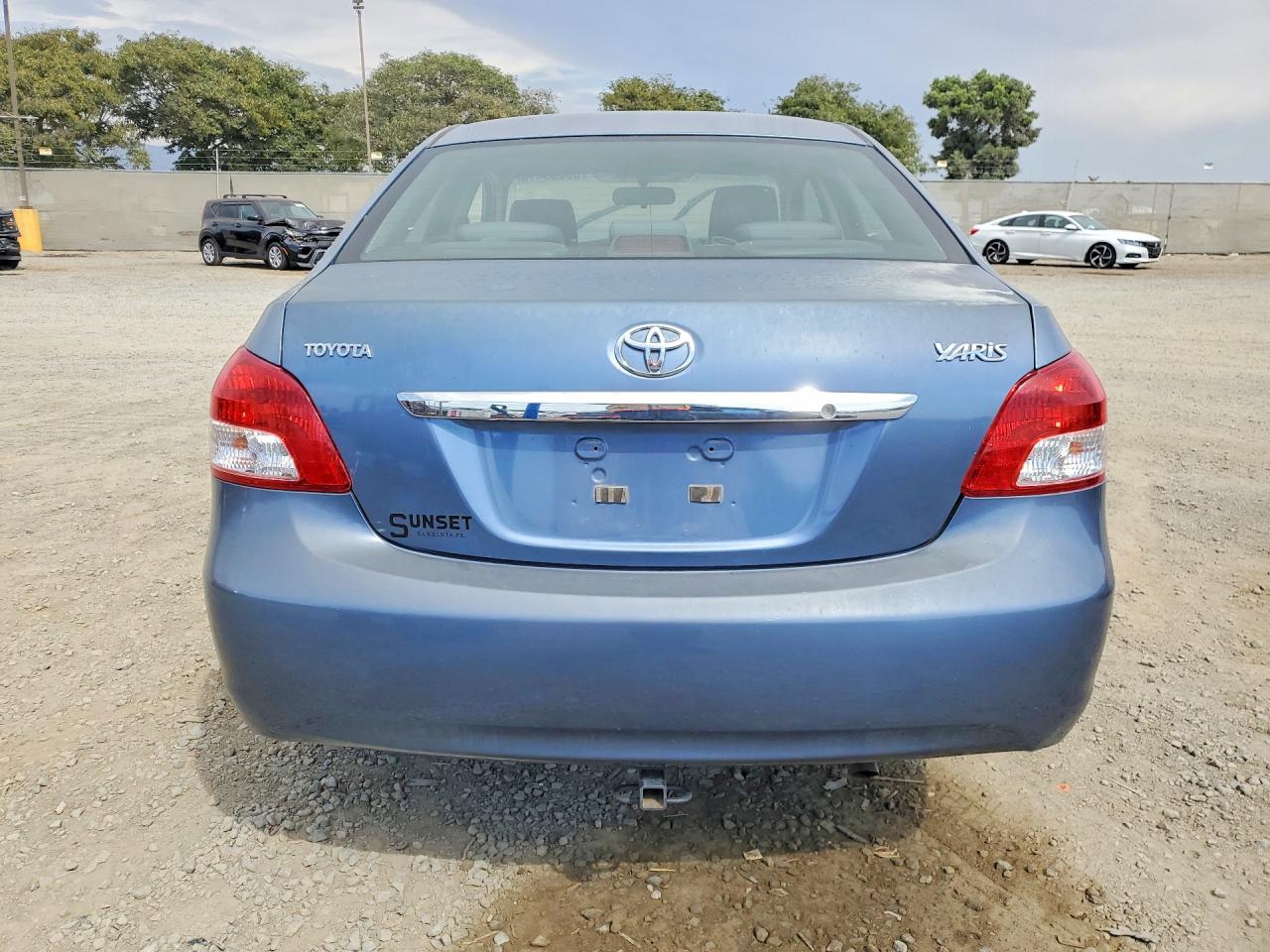 2010 Toyota Yaris Base Blue vin: JTDBT4K3XA1363643