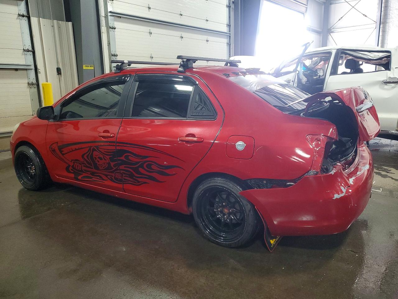 2010 Toyota Yaris Base Red vin: JTDBT4K3XA1370754