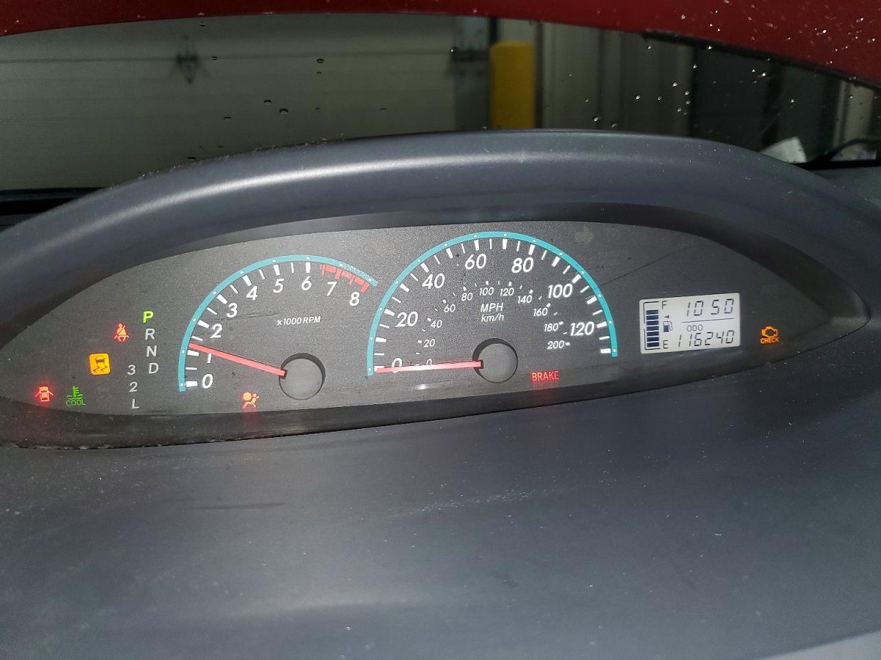 2010 Toyota Yaris Base Red vin: JTDBT4K3XA1370754