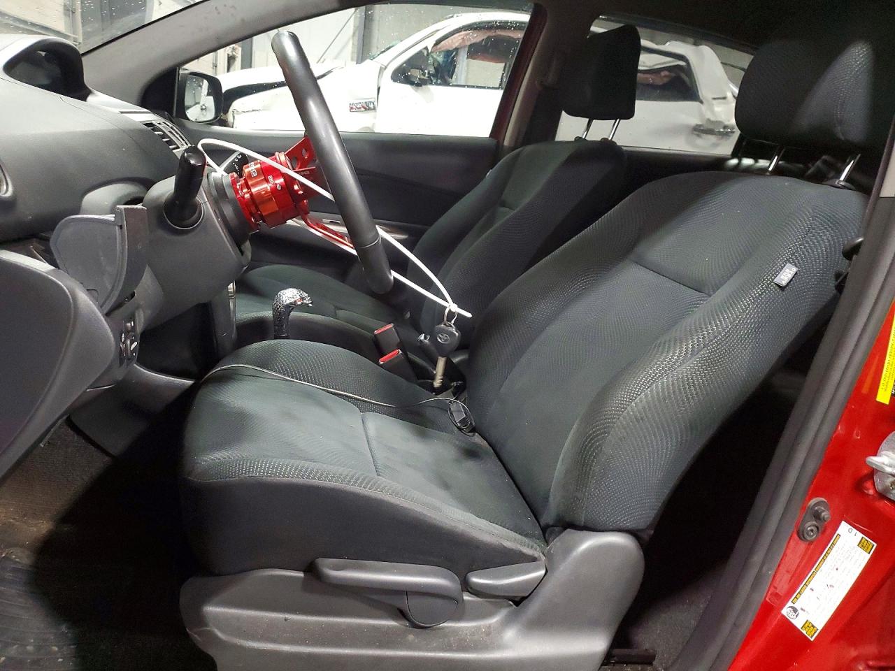 2010 Toyota Yaris Base Red vin: JTDBT4K3XA1370754