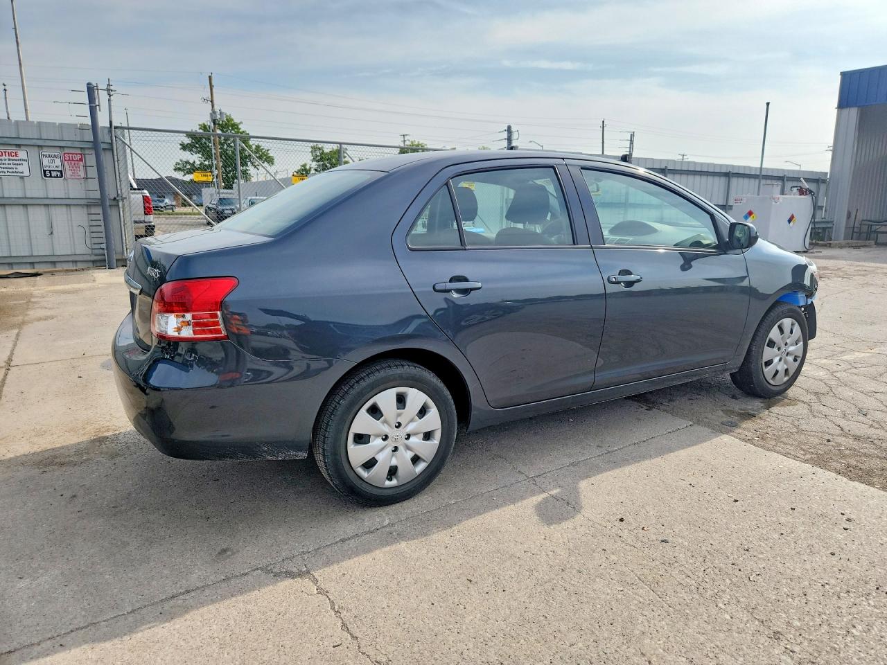2010 Toyota Yaris Base Gray vin: JTDBT4K3XA1376523