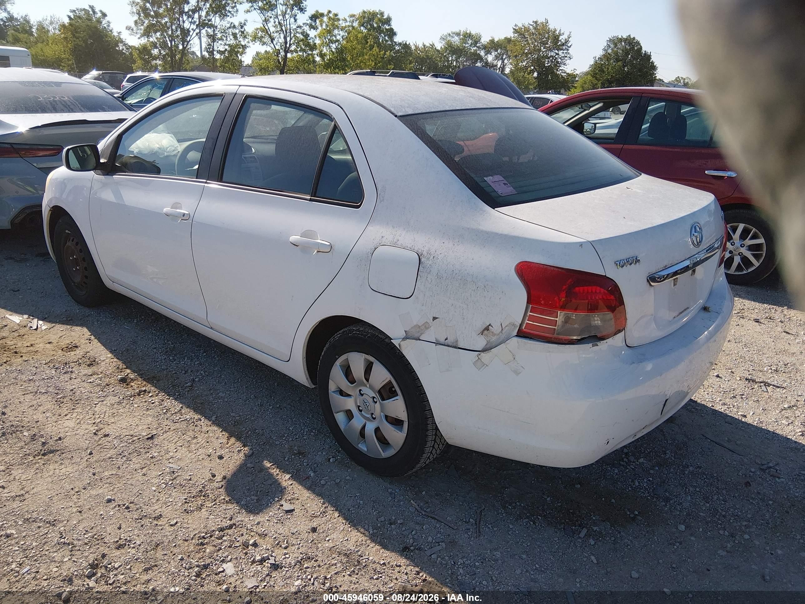 2010 Toyota Yaris   White vin: JTDBT4K3XA1392365