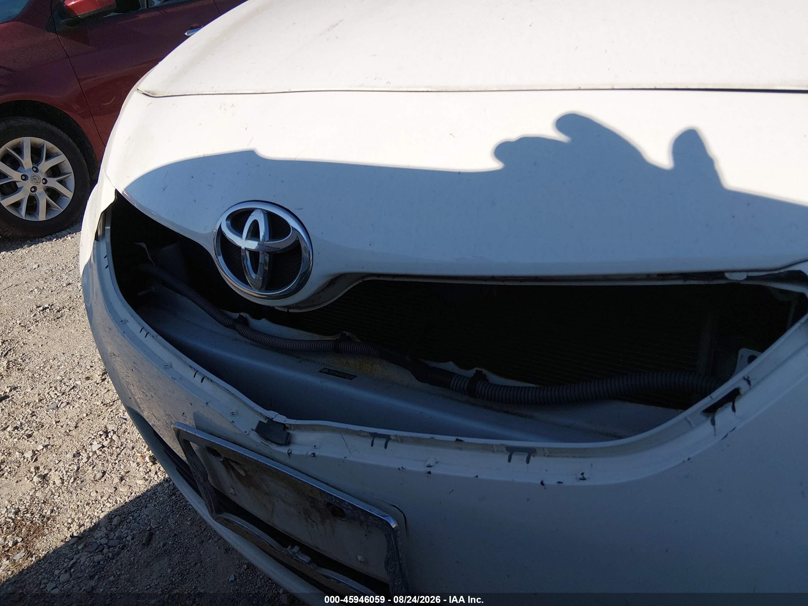 2010 Toyota Yaris   White vin: JTDBT4K3XA1392365