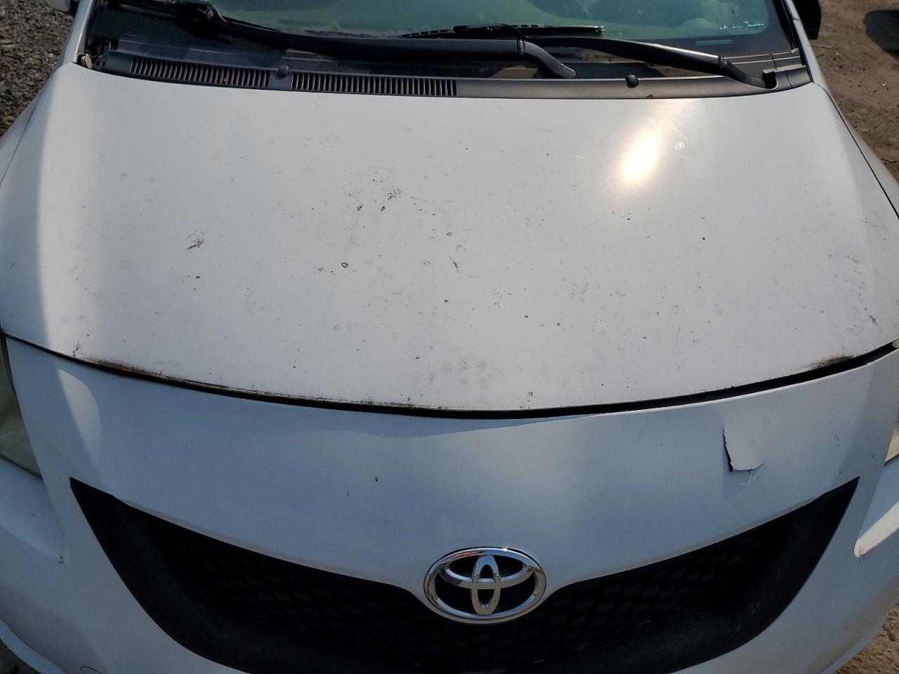2010 Toyota Yaris Base Белый vin: JTDBT4K3XA1394598