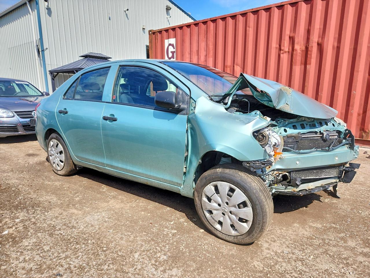 2010 Toyota Yaris Base Зеленый vin: JTDBT4K3XA1394780