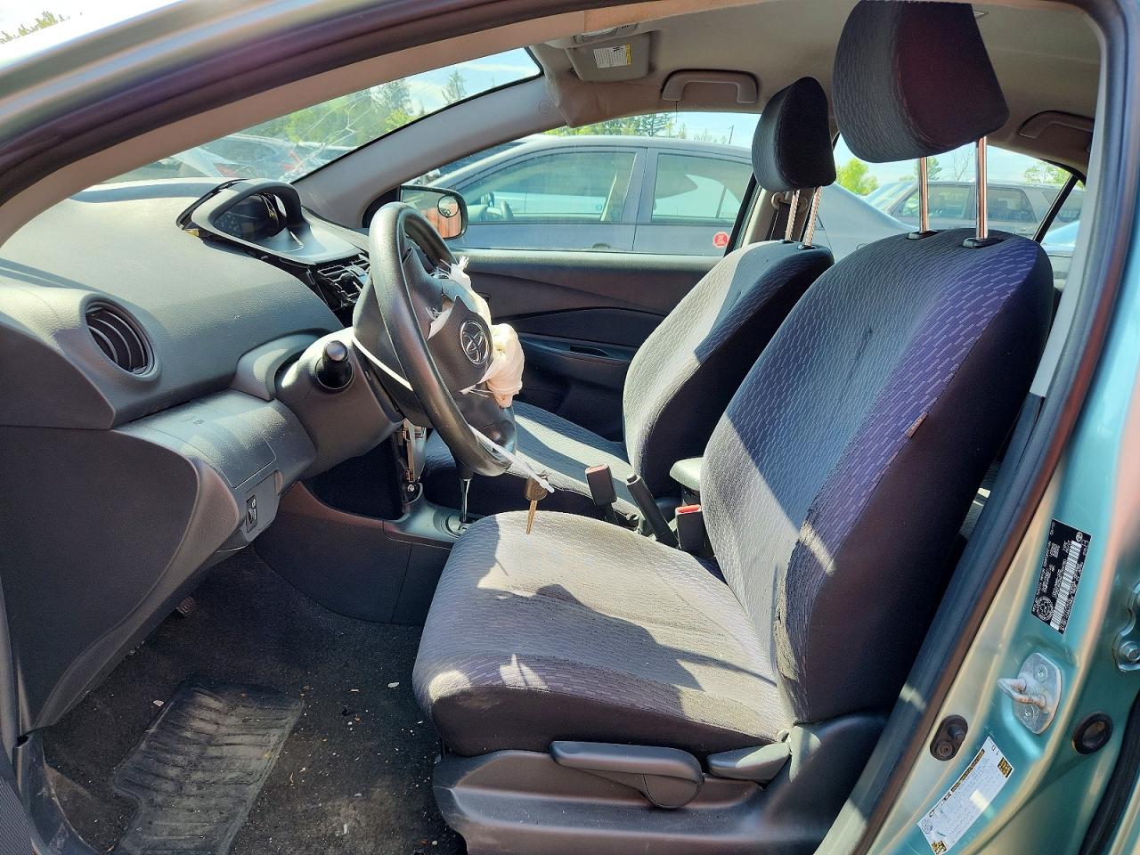 2010 Toyota Yaris Base Зеленый vin: JTDBT4K3XA1394780