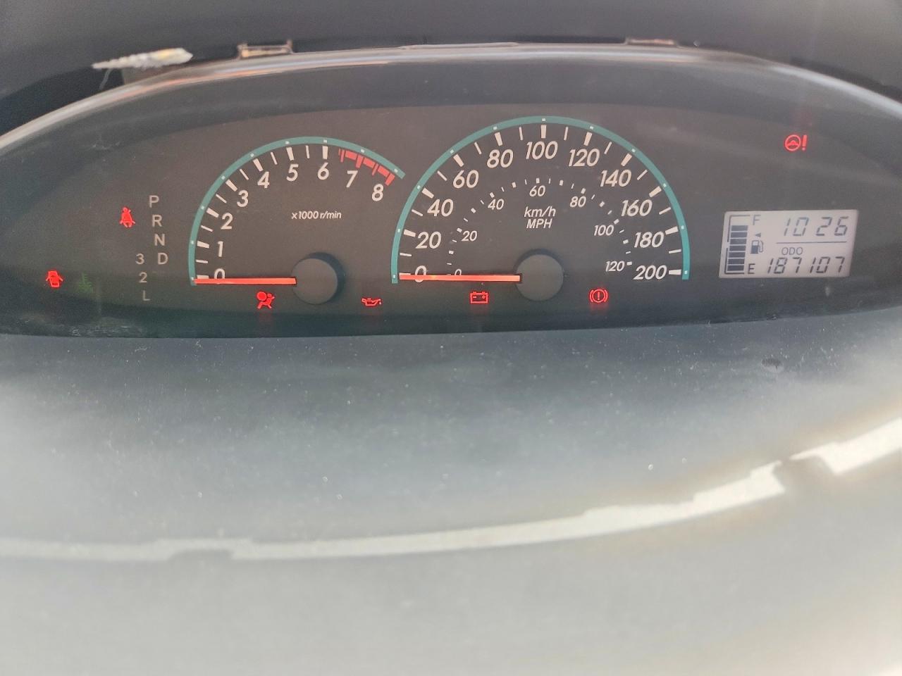 2010 Toyota Yaris Base Зеленый vin: JTDBT4K3XA1394780