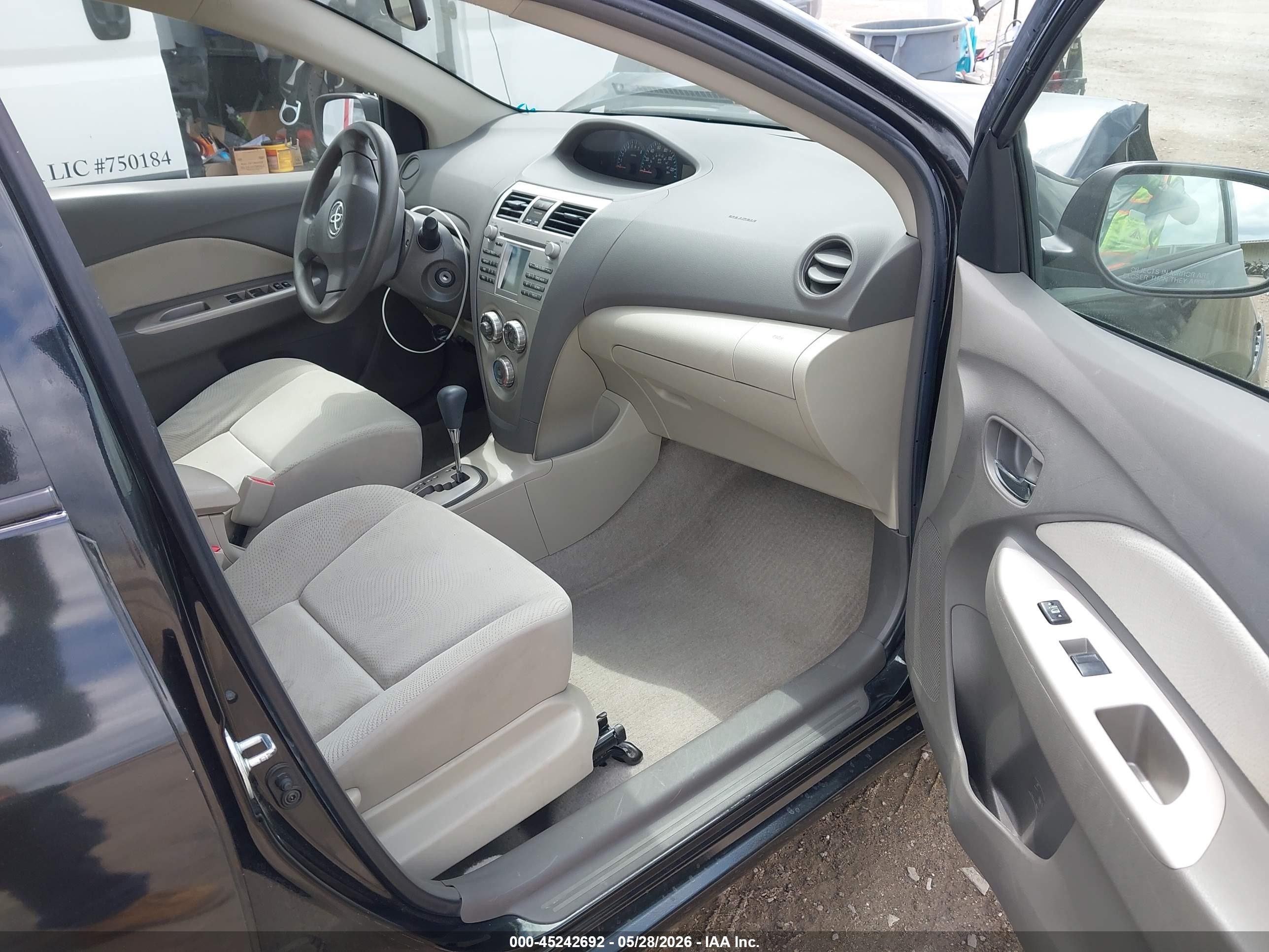 2011 Toyota Yaris   Black vin: JTDBT4K3XB1399964