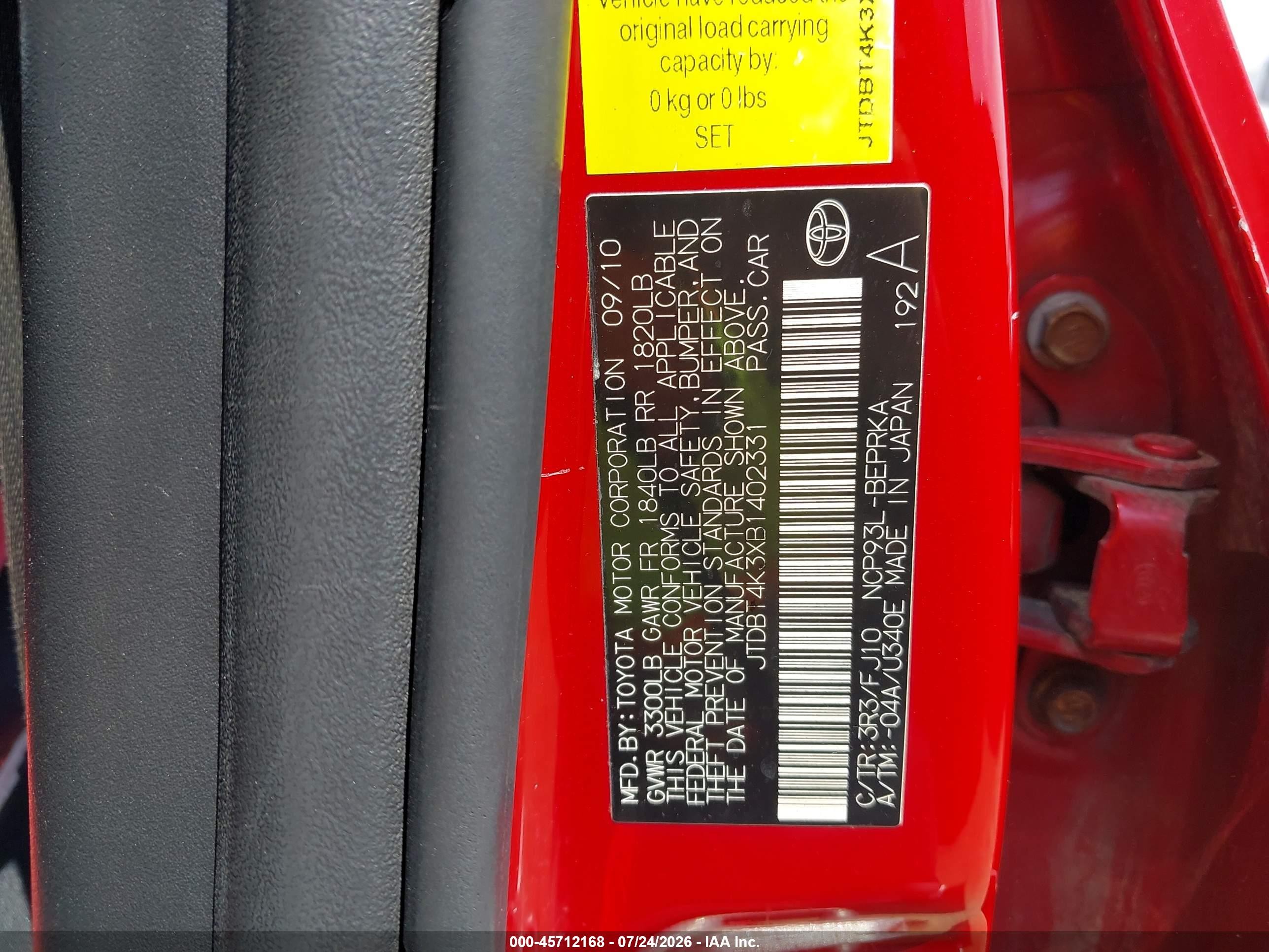2011 Toyota Yaris Red vin: JTDBT4K3XB1402331
