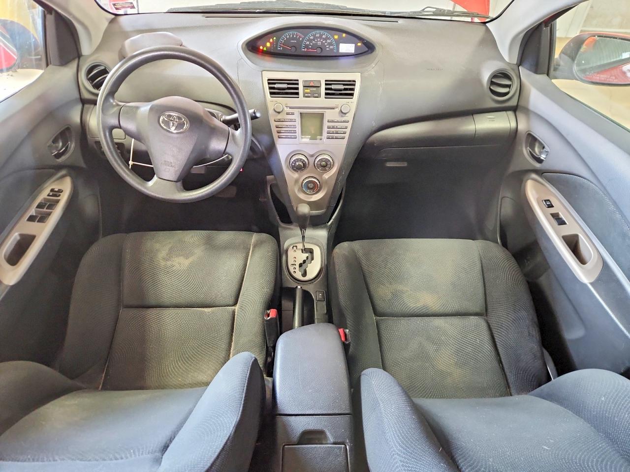 2011 Toyota Yaris Base Red vin: JTDBT4K3XB1405648