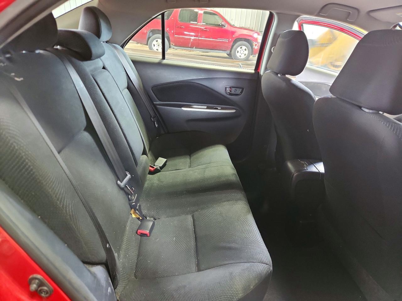2011 Toyota Yaris Base Red vin: JTDBT4K3XB1405648