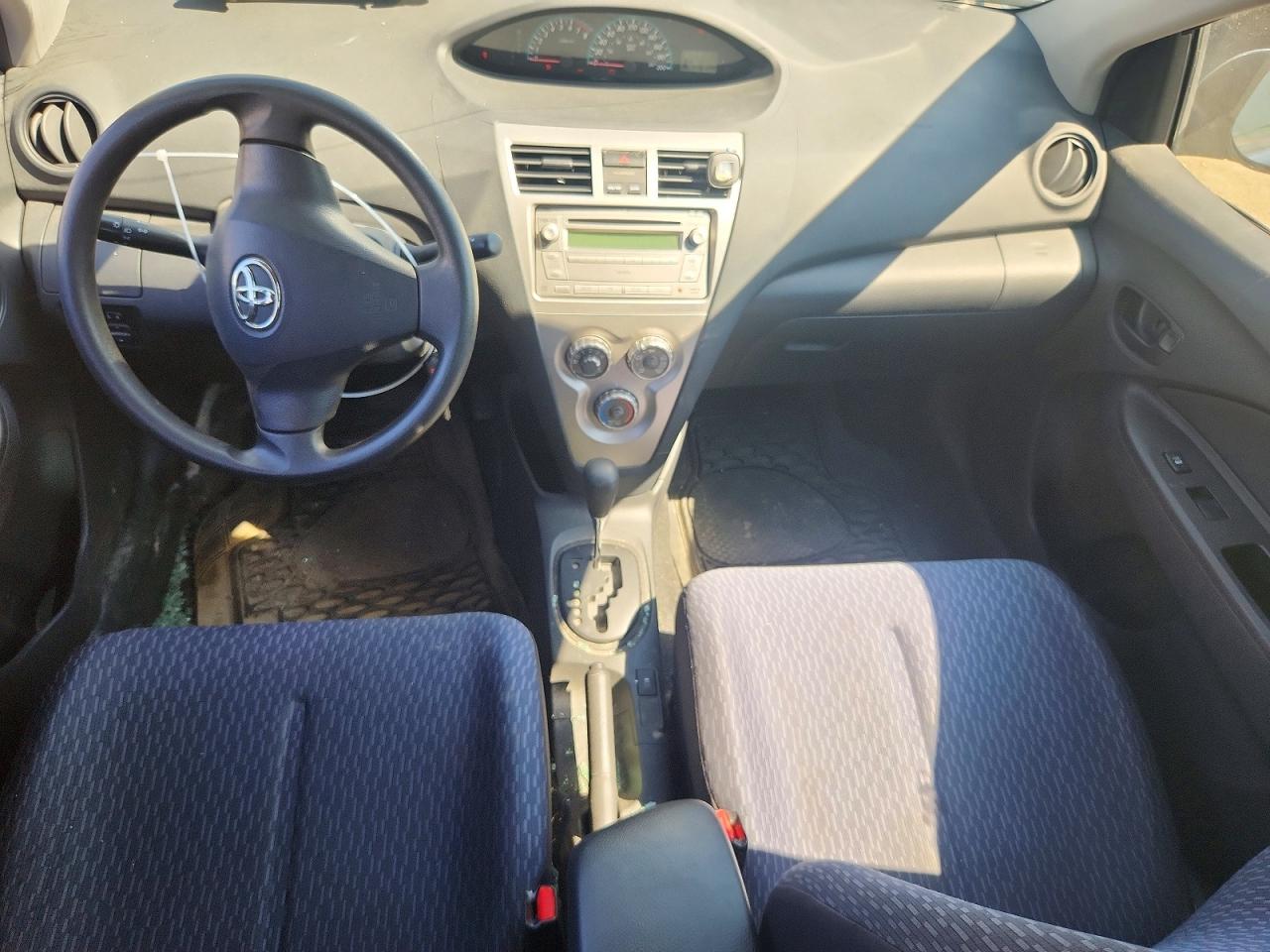 2011 Toyota Yaris Base Синий vin: JTDBT4K3XB1410588
