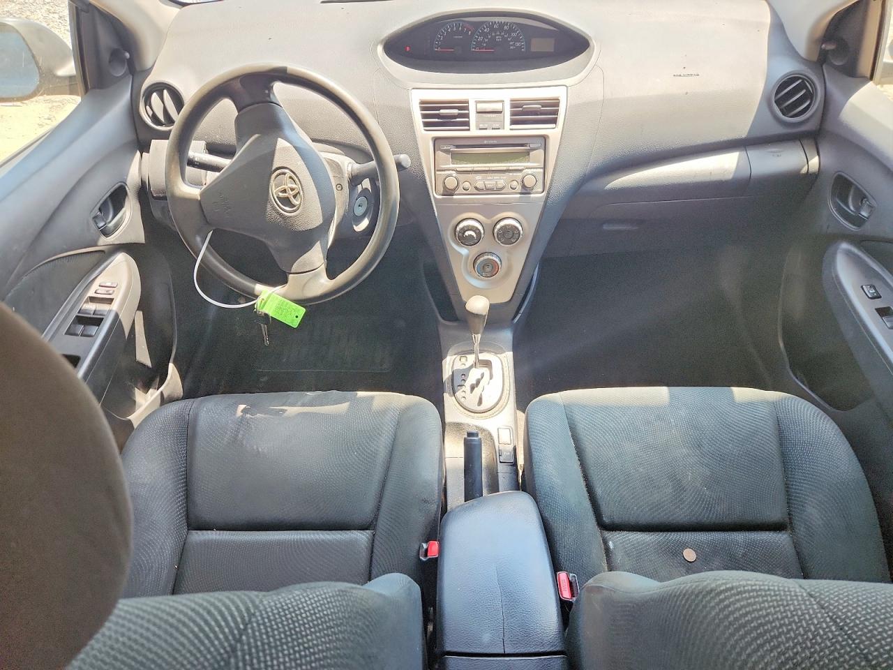 2012 Toyota Yaris Fleet Turquoise vin: JTDBT4K3XCL011136
