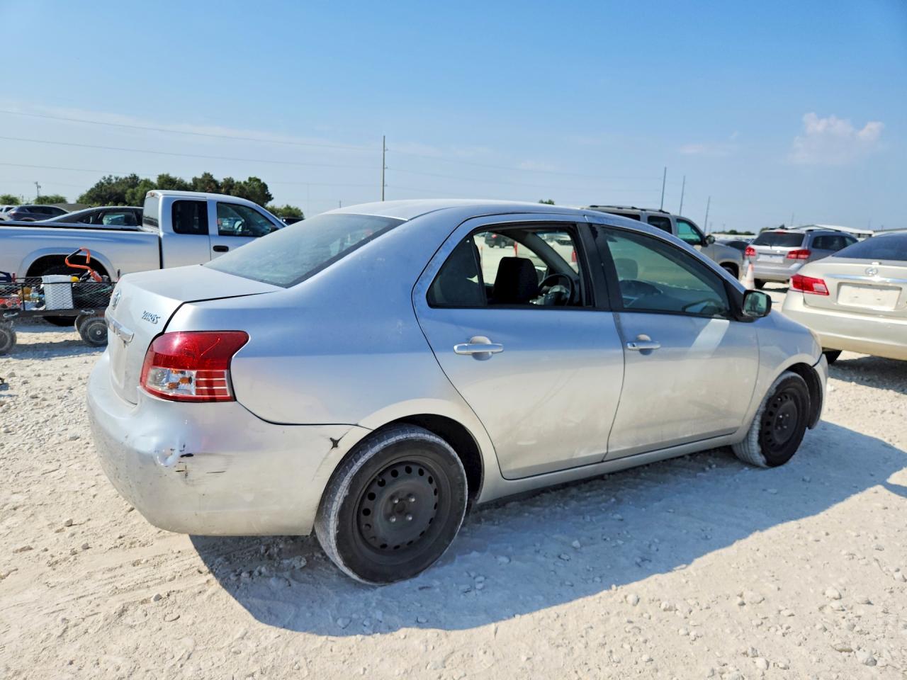 2012 Toyota Yaris Fleet Silver vin: JTDBT4K3XCL020211