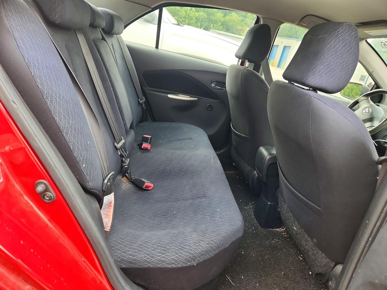 2008 Toyota Yaris Base Red vin: JTDBT903084020686