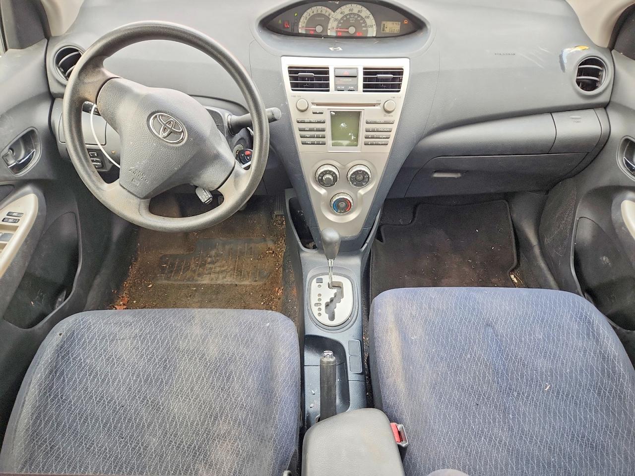 2008 Toyota Yaris Base Red vin: JTDBT903084020686