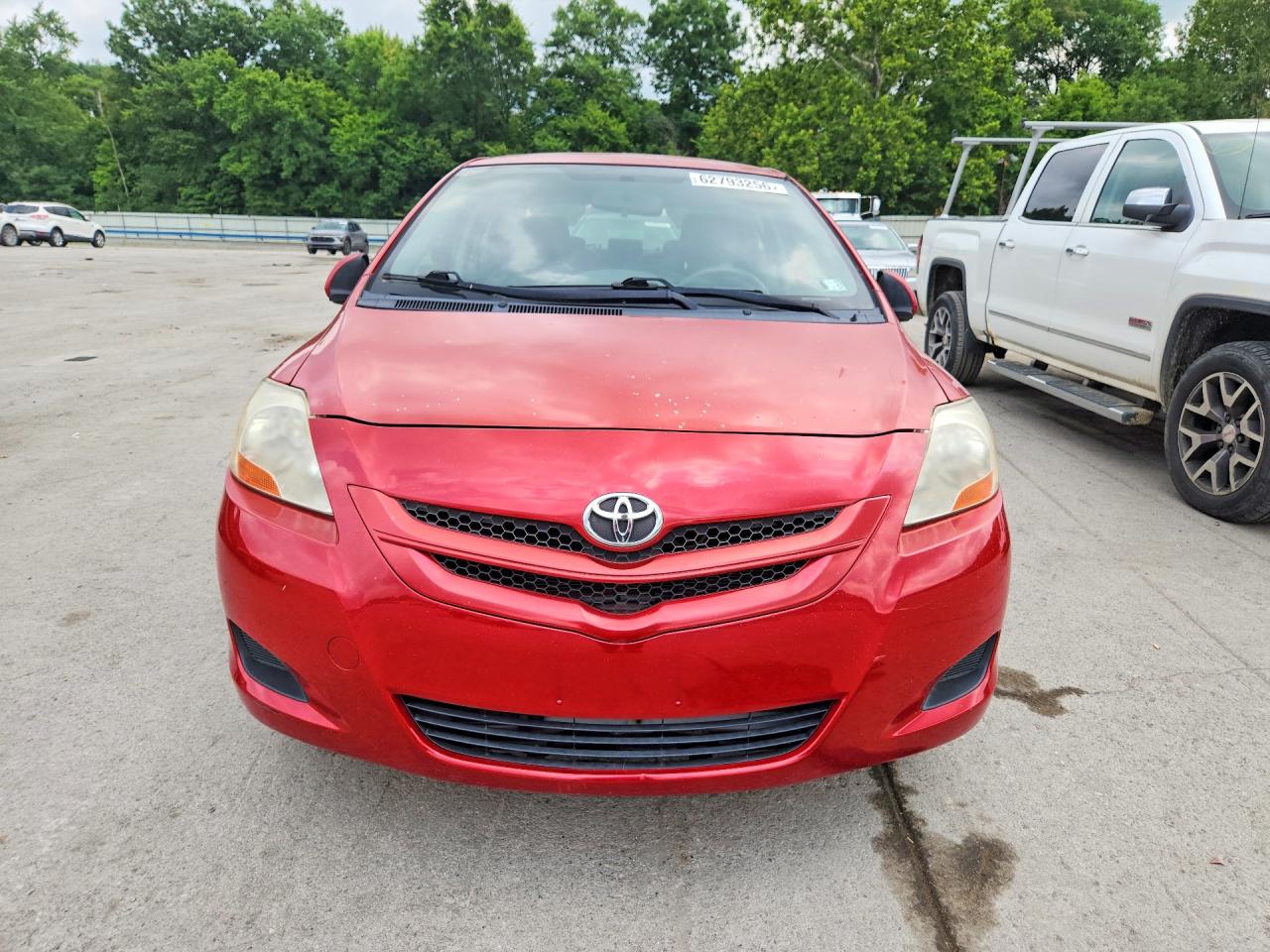 2008 Toyota Yaris Base Red vin: JTDBT903084020686