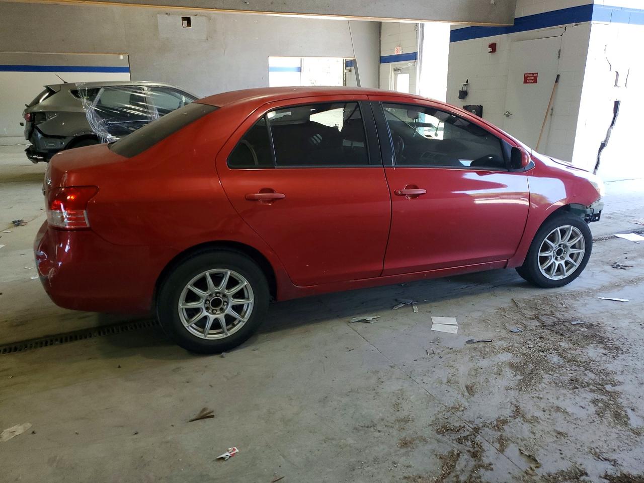 2008 Toyota Yaris Base Red vin: JTDBT903084037245