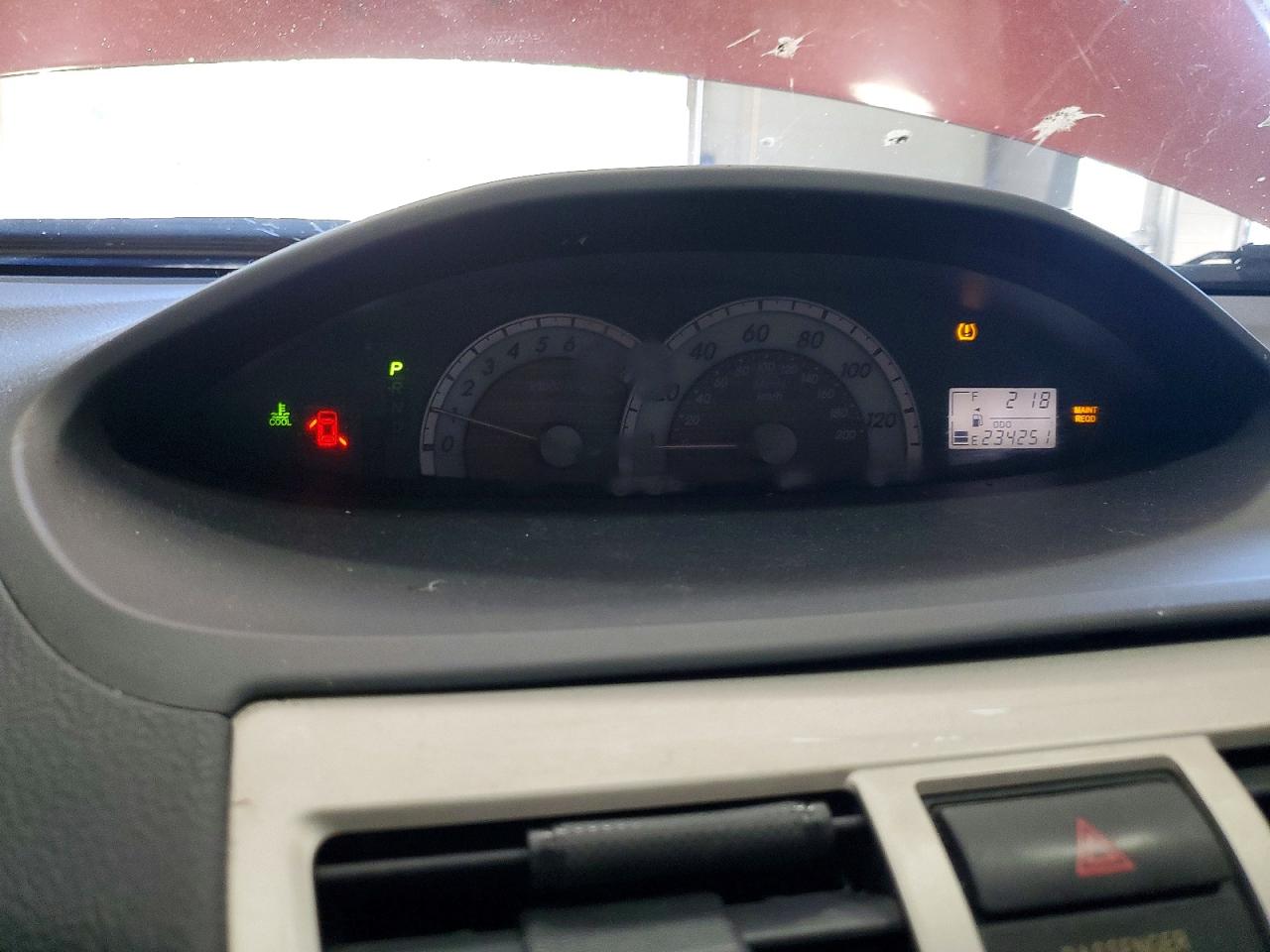 2008 Toyota Yaris Base Red vin: JTDBT903084037245