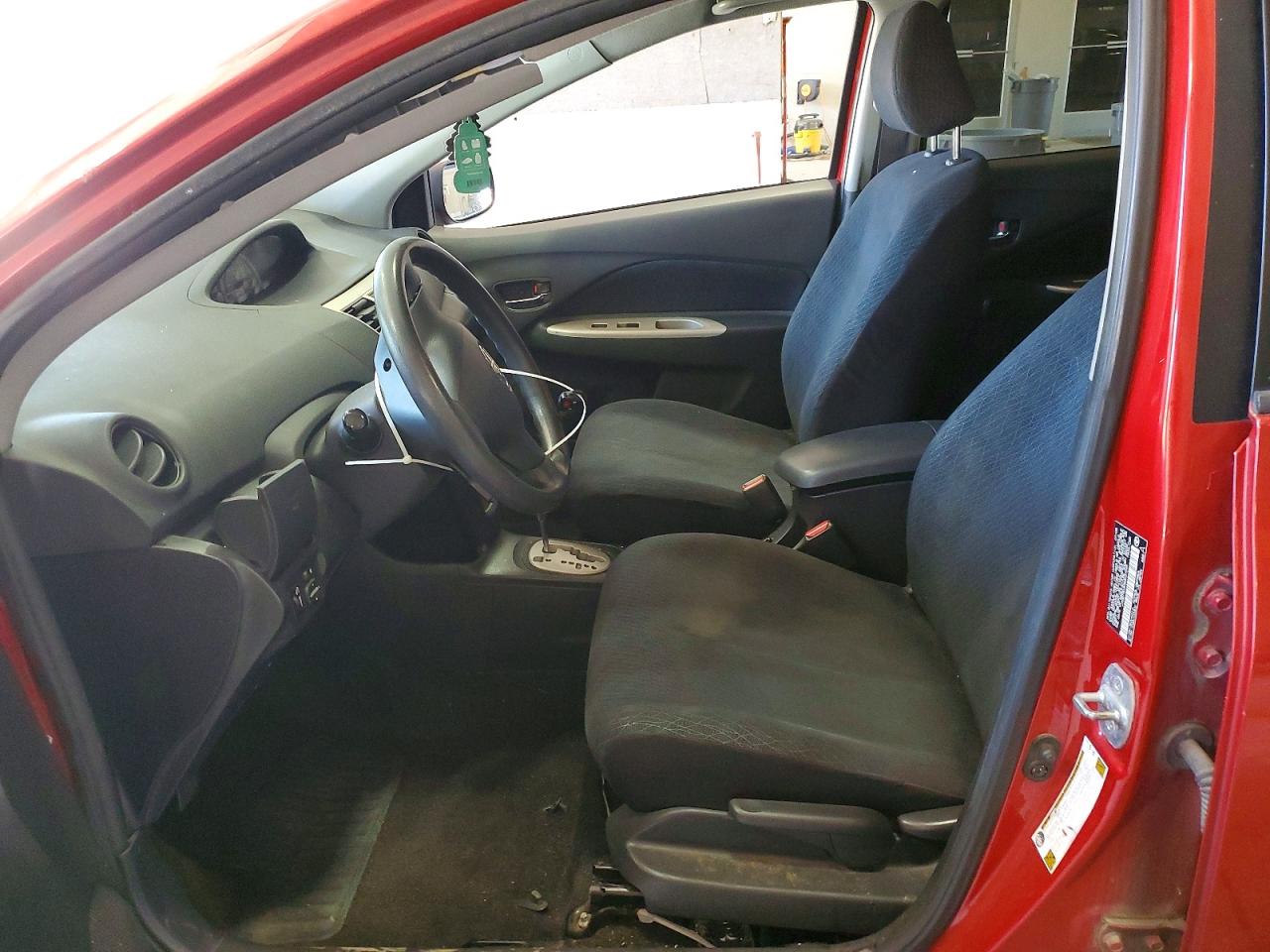2008 Toyota Yaris Base Red vin: JTDBT903084037245